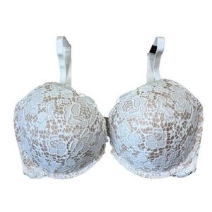 Victoria's Secret Very Sexy white & cream lace Push Up bra. NWOT size 34D